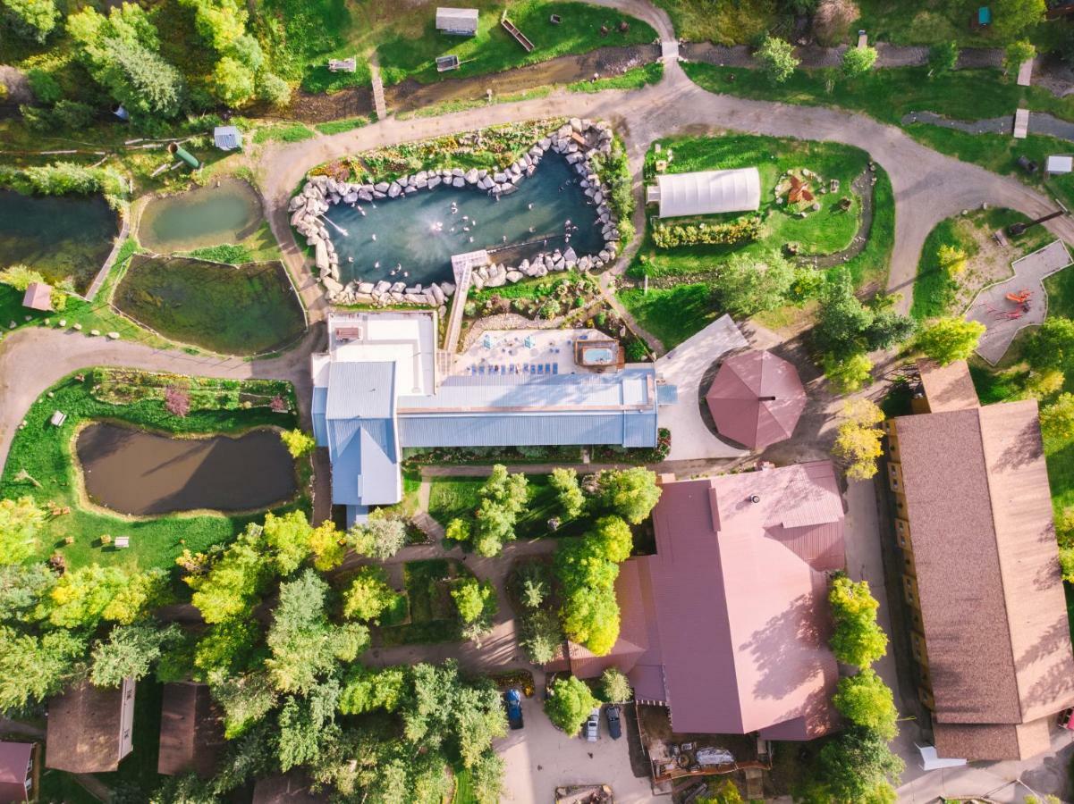 Chena Hot Springs Resort Exterior photo