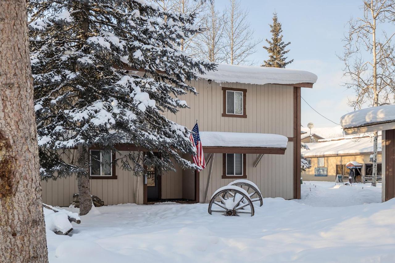 Chena Hot Springs Resort Exterior photo